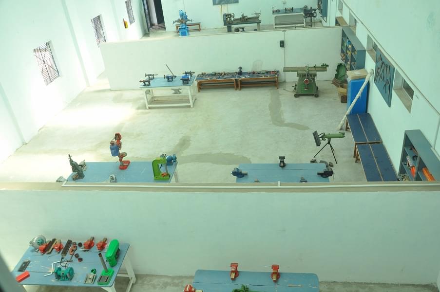 Royal Institute of Management & Advanced Studies Ratlam Infrastructure photo 9