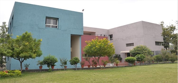 SDPS Women's College Indore Academic Building photo 1