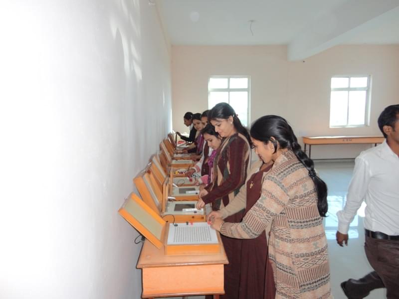 Amar Bhartiya Mahavidyalaya Gwalior Academic Building photo 5