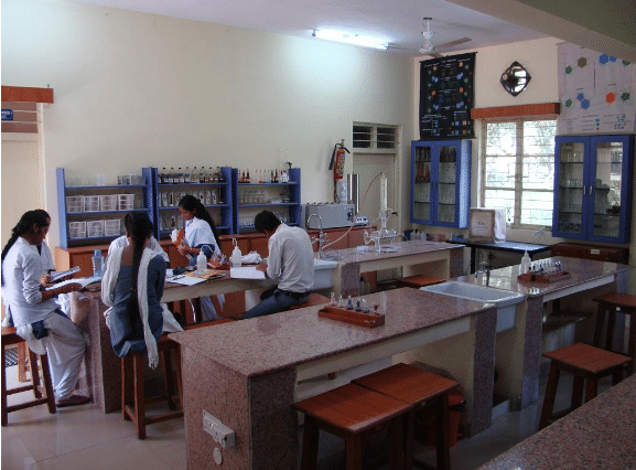 IEHE Laboratory photo 3