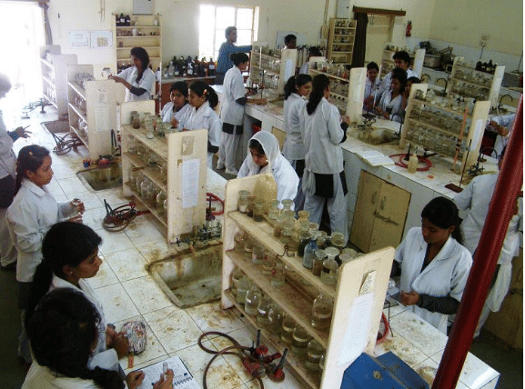 IEHE Laboratory photo 5