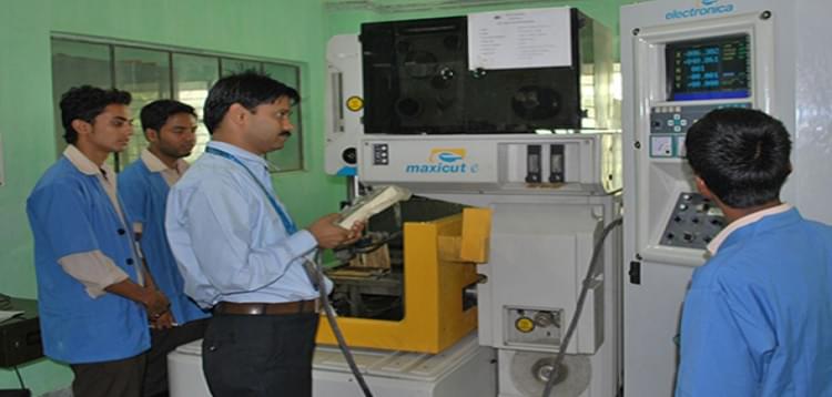 Central Institute of Plastics Engineering and Technology Bhopal Facilities photo 11