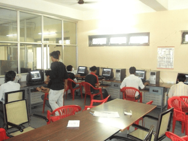 IET DAVV Building & Infrastructure photo 4