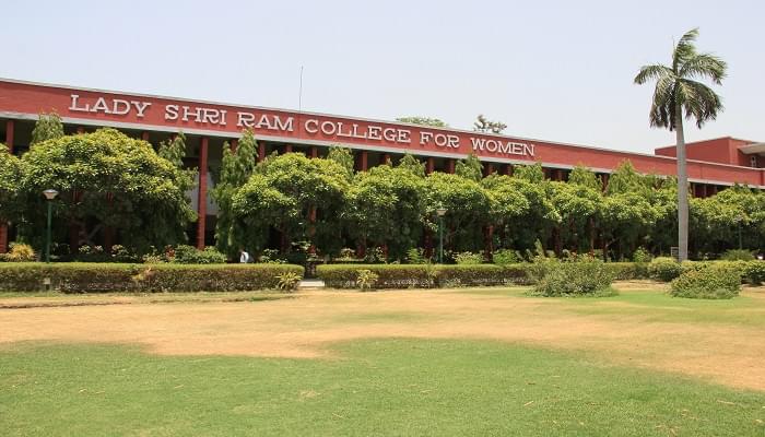 LSR Delhi Academic Building photo 3
