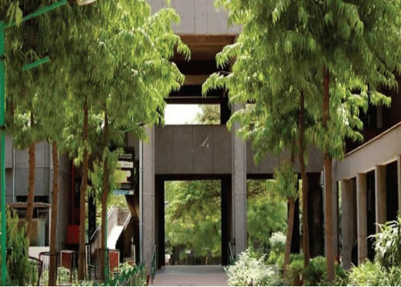 Motilal Nehru College Academic Building photo 3