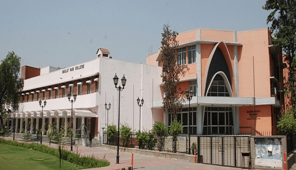Daulat Ram College Building & Infrastructure photo 9