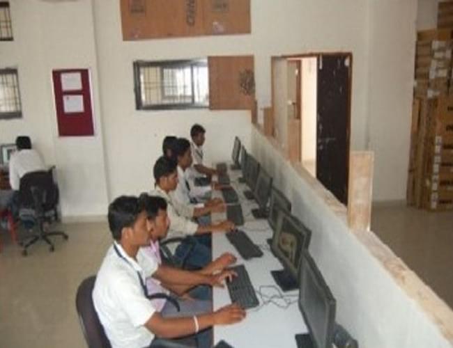 JSPM's Bhagwant Institute of Technology Barshi Labs photo 16