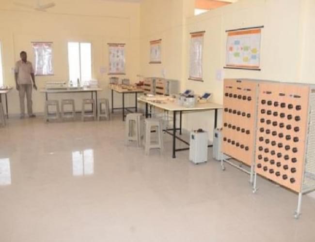 Rajiv Gandhi College of Engineering & Polytechnic Ahmednagar Labs photo 6