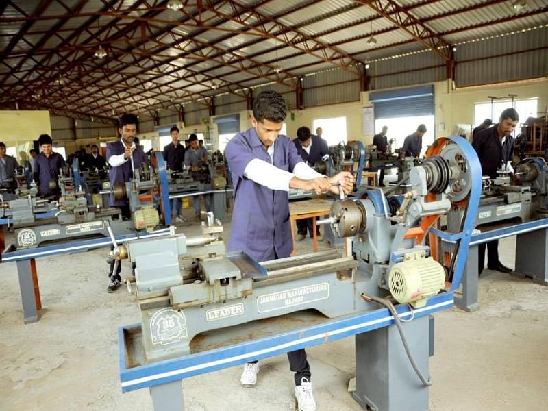 Dr. Daulatrao Aher College of Engineering Karad hostel photo 11