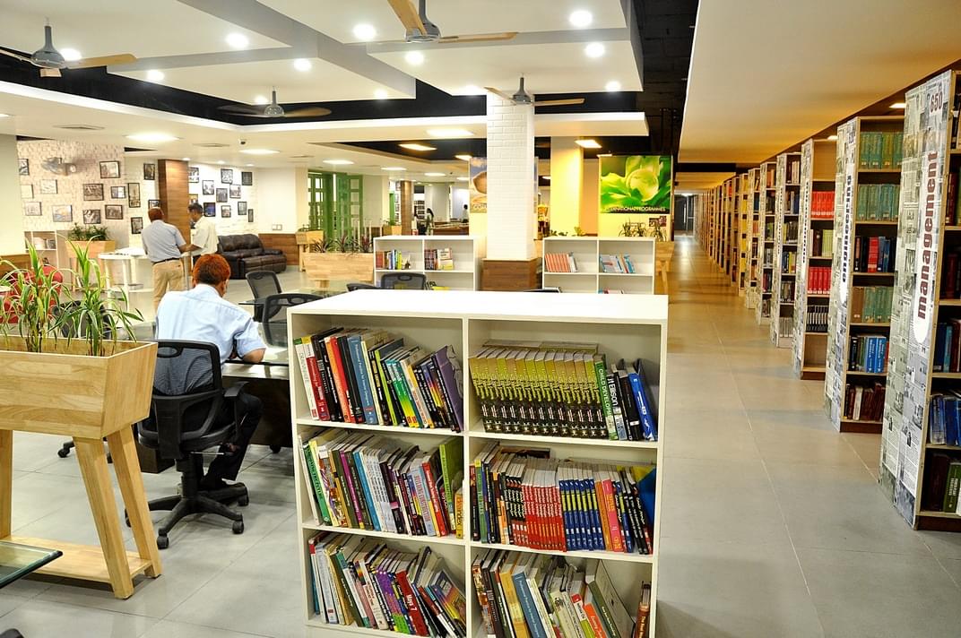 Manav Rachna International Institute Of Research And Studies, Faculty of Engineering and Technology Faridabad Library photo 8
