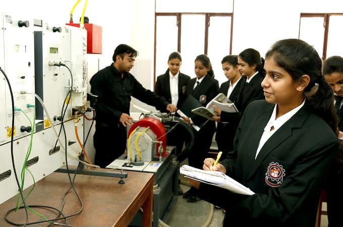 Mody University, School of Engineering And Technology Sikar Laboratory photo 3