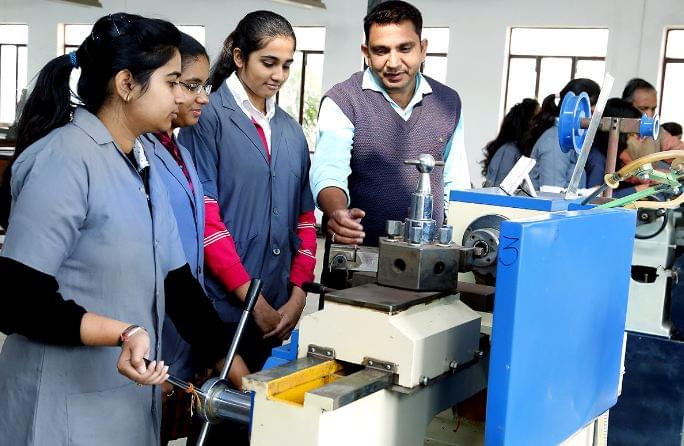 Mody University, School of Engineering And Technology Sikar Laboratory photo 4