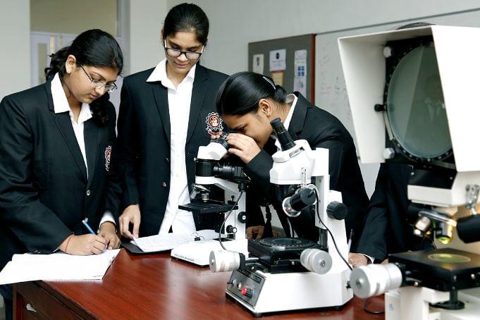 Mody University, School of Engineering And Technology Sikar Laboratory photo 6