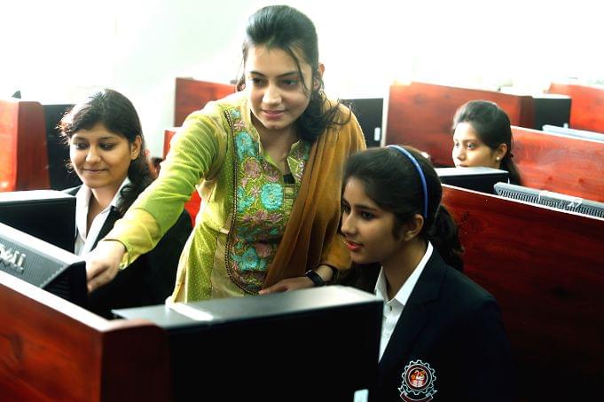 Mody University, School of Engineering And Technology Sikar Computer Lab photo 1