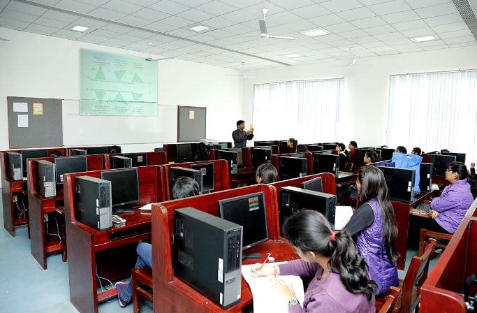 Mody University, School of Engineering And Technology Sikar Computer Lab photo 2
