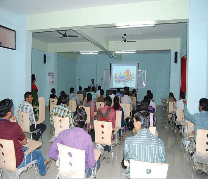 Swaraj Institute of Management Satara Infrastructure photo 4