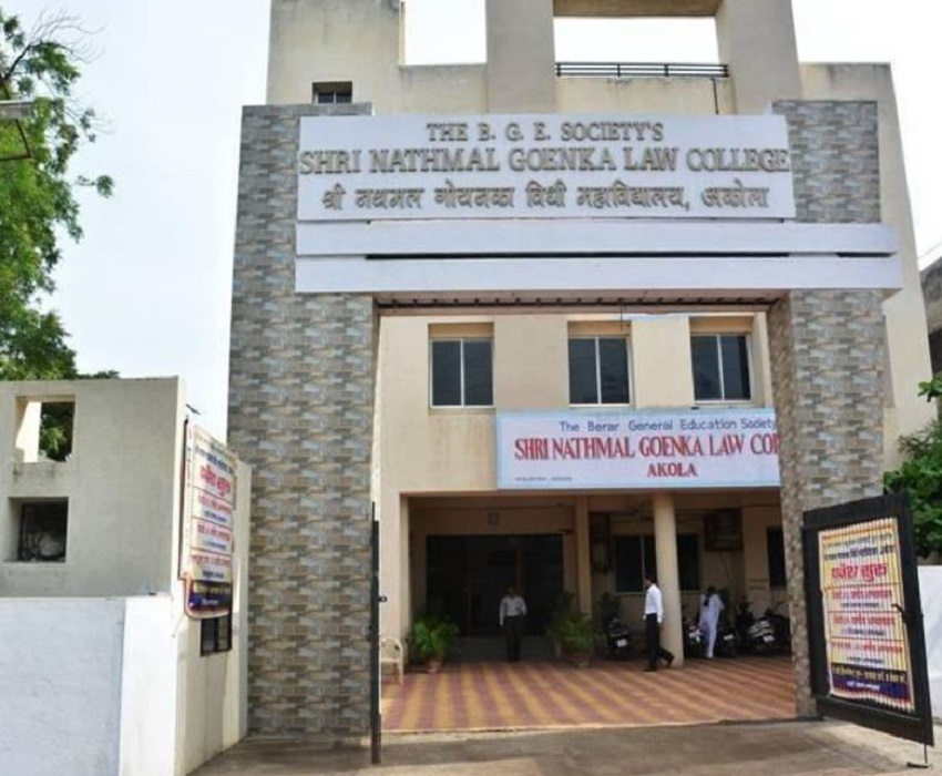 Shri Nathmal Goenka Law College Akola Academic Building photo 1