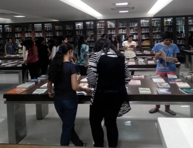 SVKM's Pravin Gandhi College of Law Mumbai Infrastructure photo 4