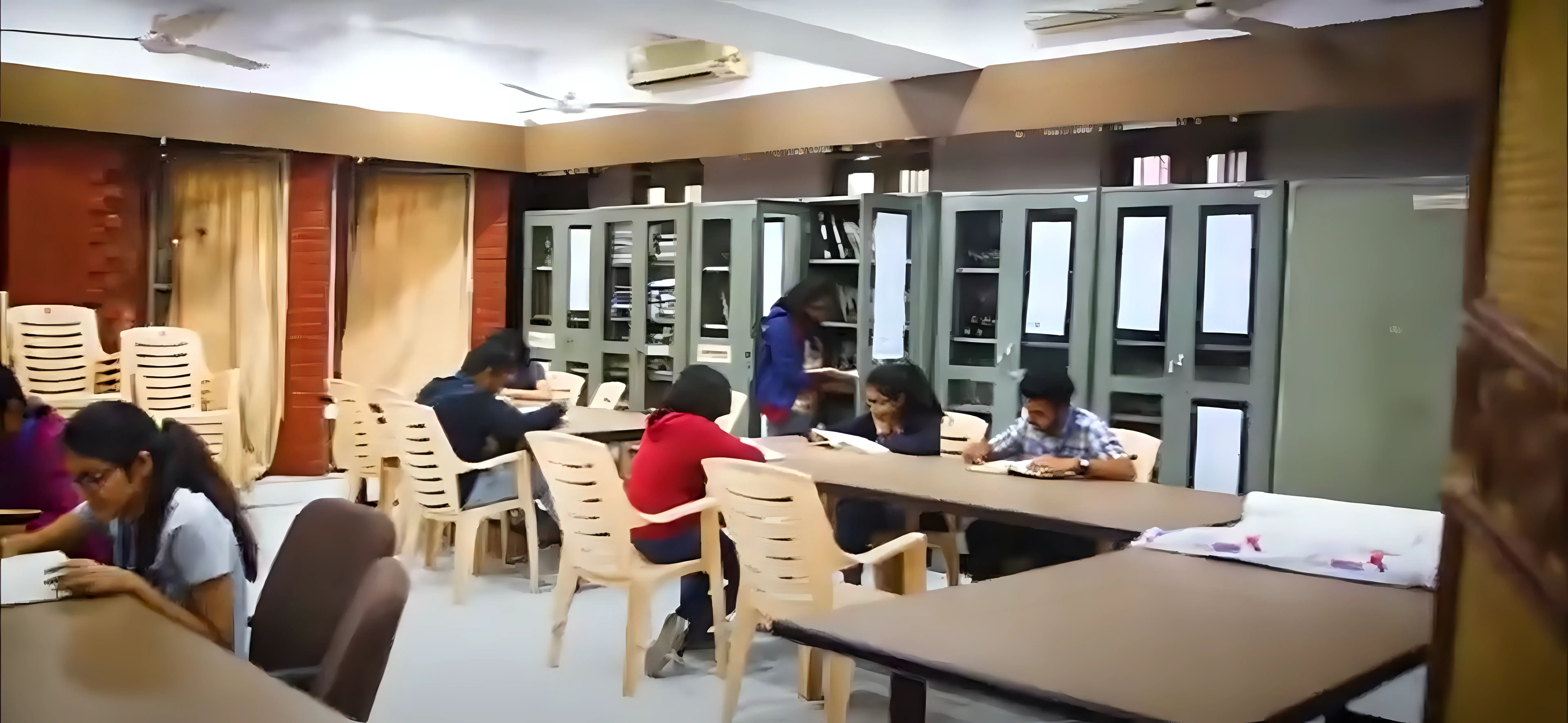 SCET Surat Library photo 2