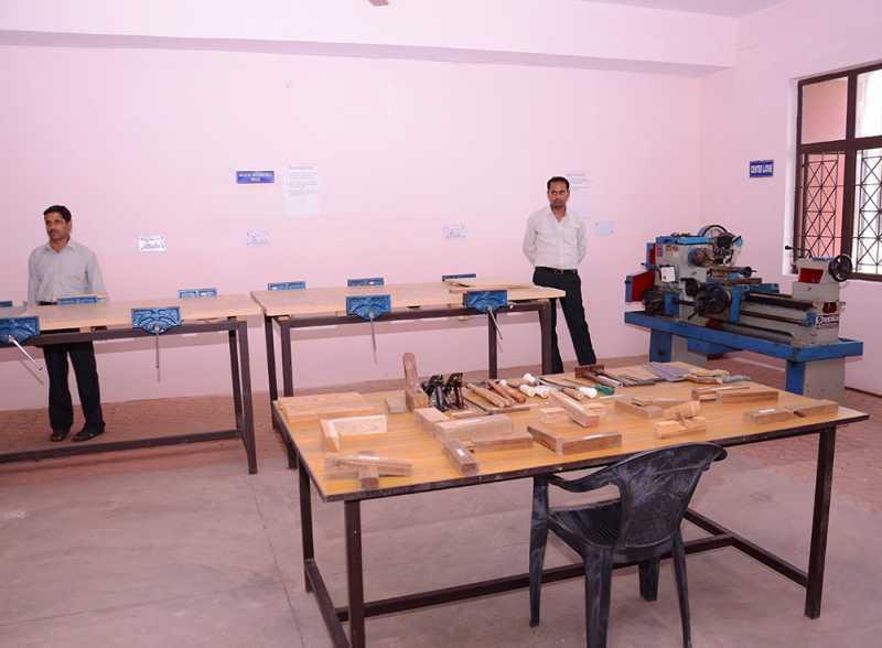 MET Faculty of Architecture Moradabad Workshop Gallery photo 1