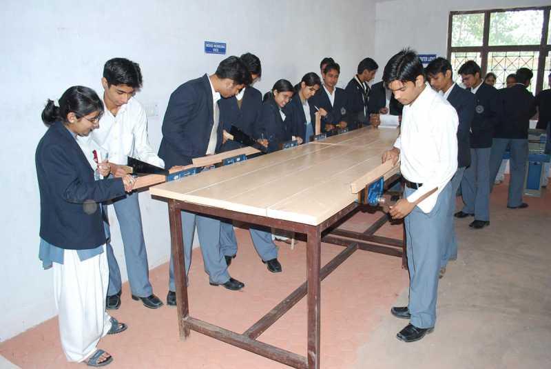 MET Faculty of Architecture Moradabad Workshop Gallery photo 4