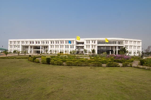 Parthivi College of Engineering and Management Bhilai Academic Building photo 3