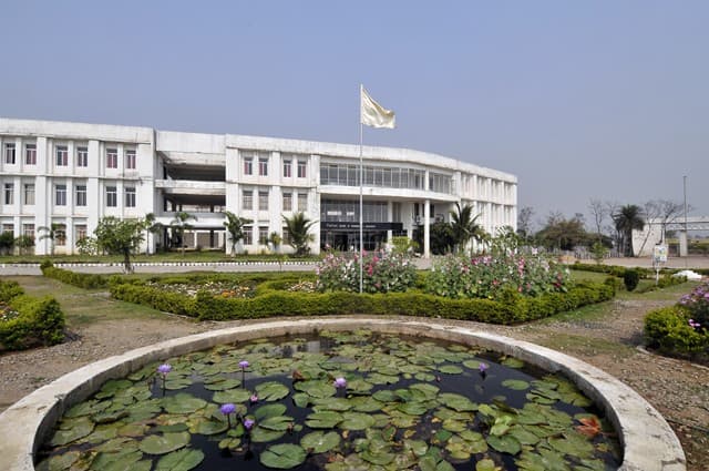 Parthivi College of Engineering and Management Bhilai Academic Building photo 4