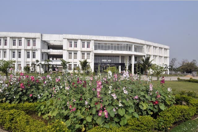 Parthivi College of Engineering and Management Bhilai Academic Building photo 5