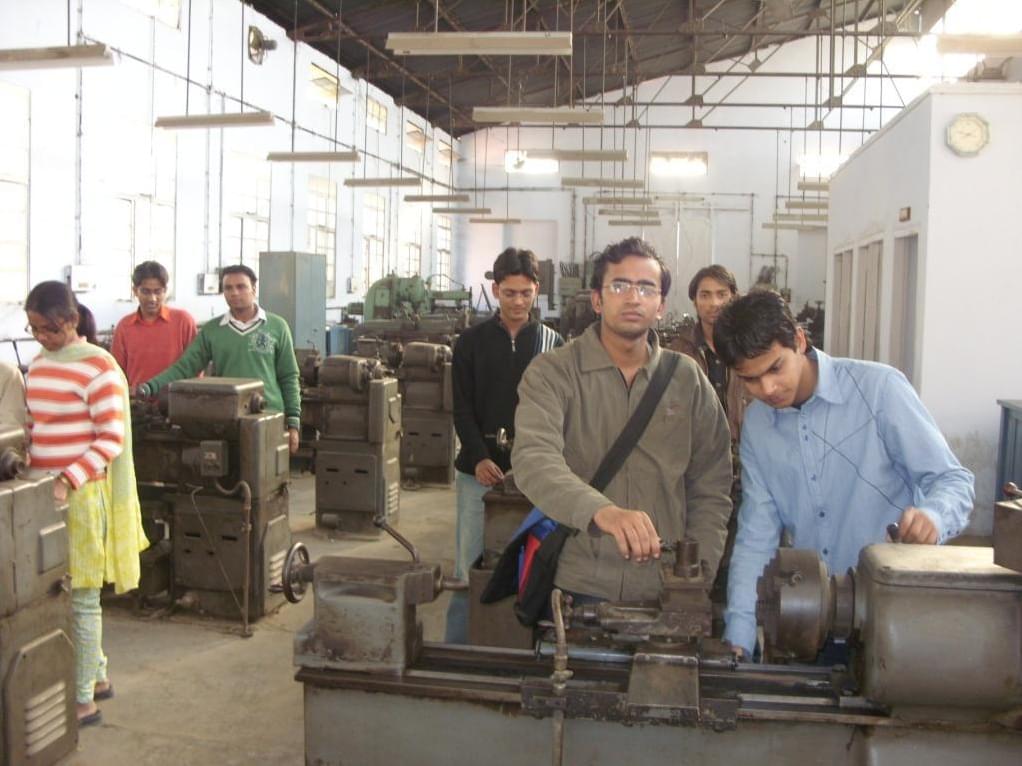 Harcourt Butler Technical University, School of Engineering Kanpur Events photo 6