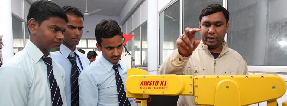 School of Engineering And Technology, IFTM University Moradabad Facility photo 4