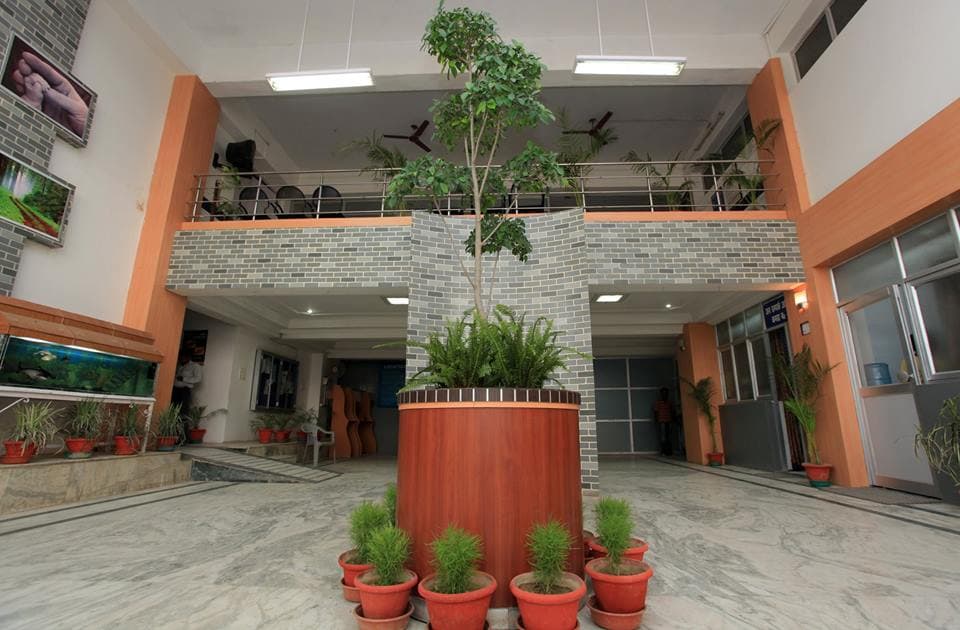 Era University Lucknow Academic Building photo 3