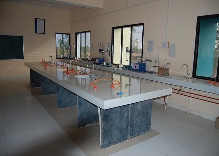 Indira Bahuuddeshiy Shikshan Sanstha's College of Pharmacy Malkapur Labs photo 1