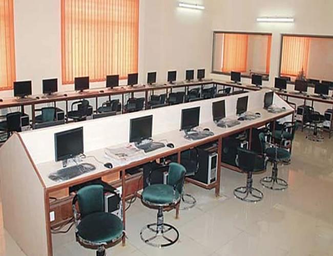 Indira Bahuuddeshiy Shikshan Sanstha's College of Pharmacy Malkapur Labs photo 2