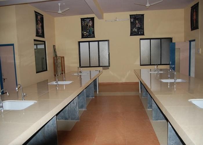 Indira Bahuuddeshiy Shikshan Sanstha's College of Pharmacy Malkapur Labs photo 5