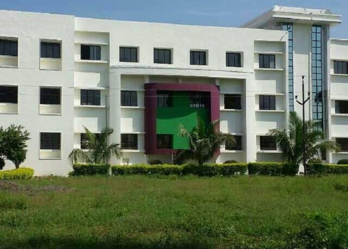 Indira Bahuuddeshiy Shikshan Sanstha's College of Pharmacy Malkapur Campus photo 1