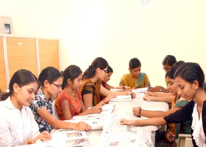 Dr. Suryakanta R. Ajmera M.C.A. College For Women Deopur Dhule Facilities photo 4