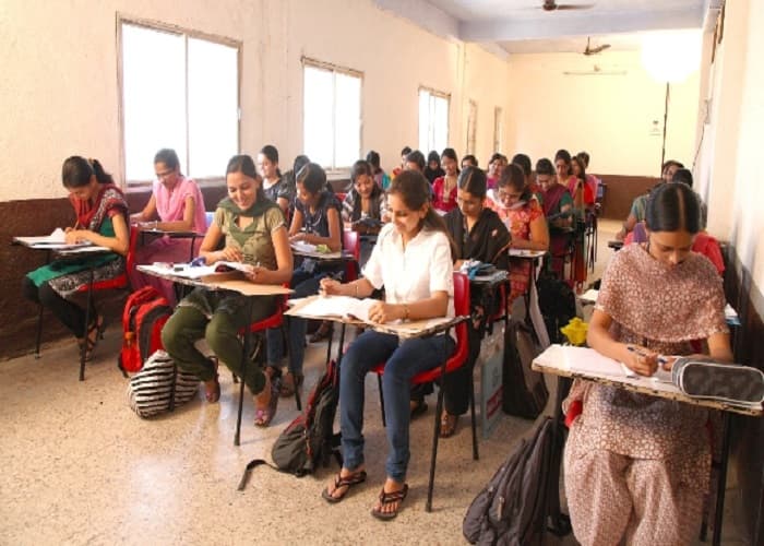 Dr. Suryakanta R. Ajmera M.C.A. College For Women Deopur Dhule Facilities photo 6