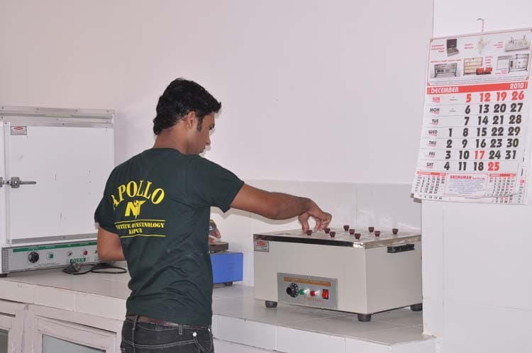 Apollo Institute of Technology Kanpur Laboratory photo 9
