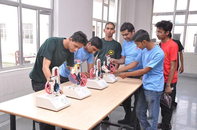 Apollo Institute of Technology Kanpur Laboratory photo 10