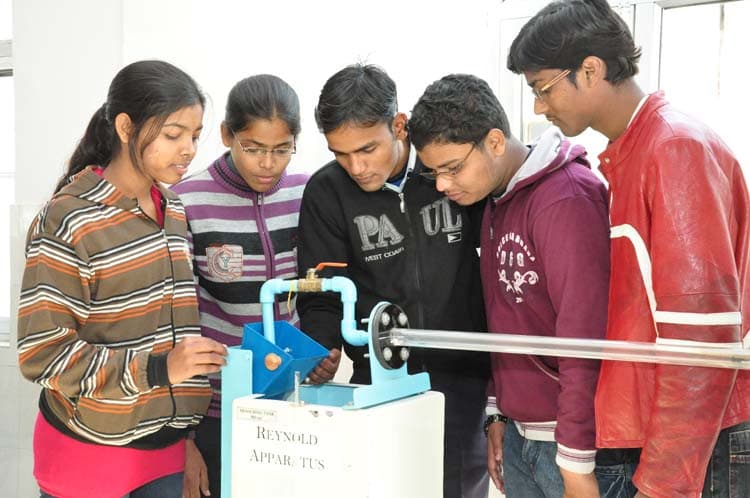 Apollo Institute of Technology Kanpur Laboratory photo 11