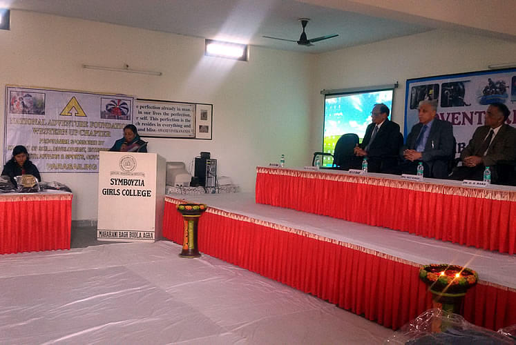 Symboyzia Girls College Agra Academic Building photo 1