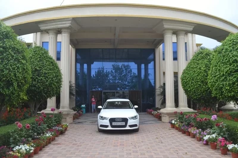 Jhunjhunwala Post Graduate College Ayodhya Campus photo 1