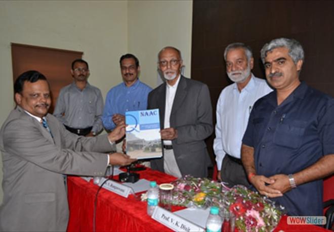 Institute of Pharmaceutical Education & Research Wardha Extra Curriculars photo 3