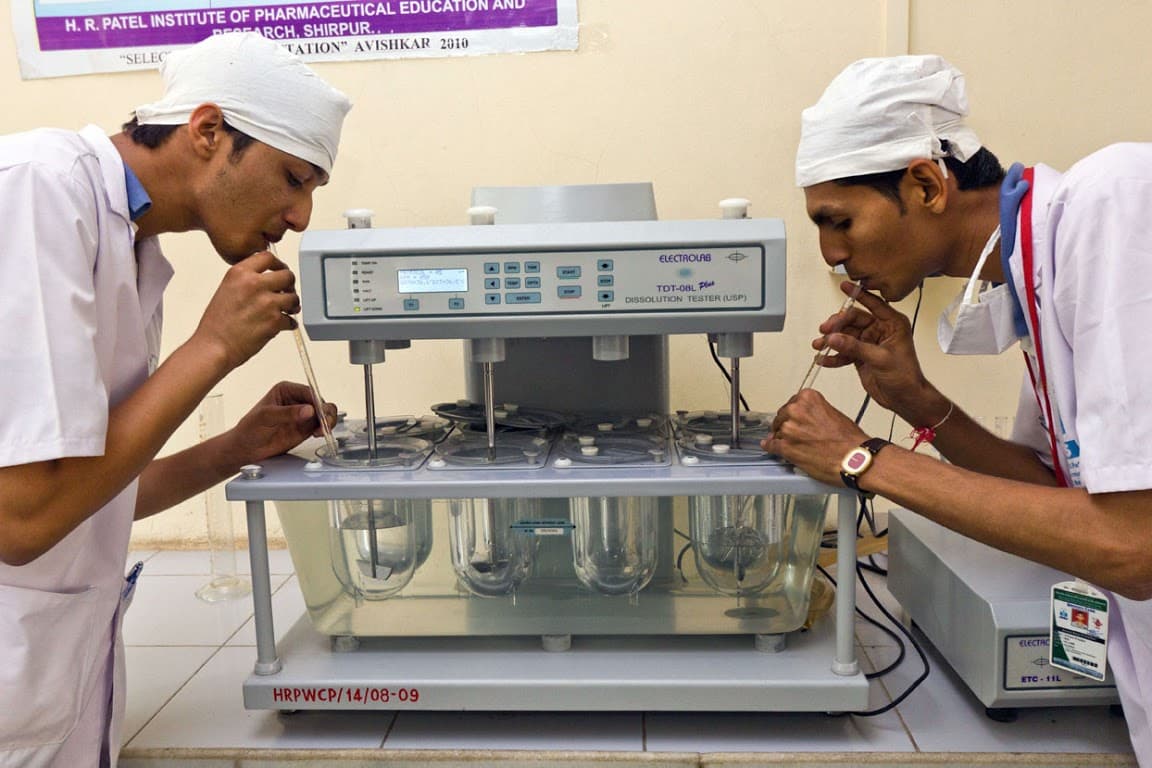 H.R. Patel Institute of Pharmaceutical Education & Research Shirpur Laborartory photo 4