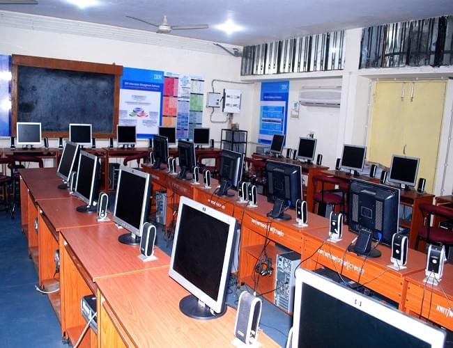 KNIT Sultanpur Academic Building photo 2