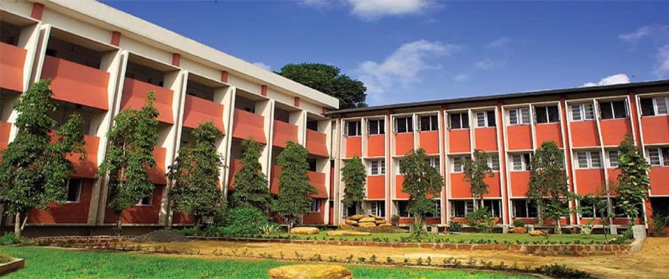 Cochin University of Science and Technology, School of Management Studies Kochi Academic Building photo 4
