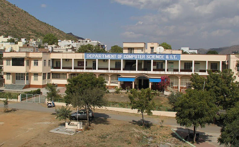 JRN University Academic Building photo 1