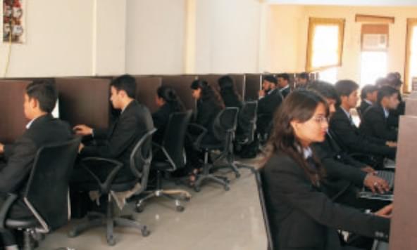 Lloyd Institute of Management and Technology Greater Noida Facility photo 3