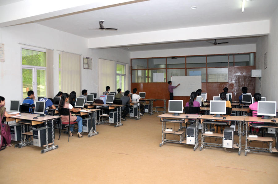 LR Institute of Management Solan Computer Labs photo 3