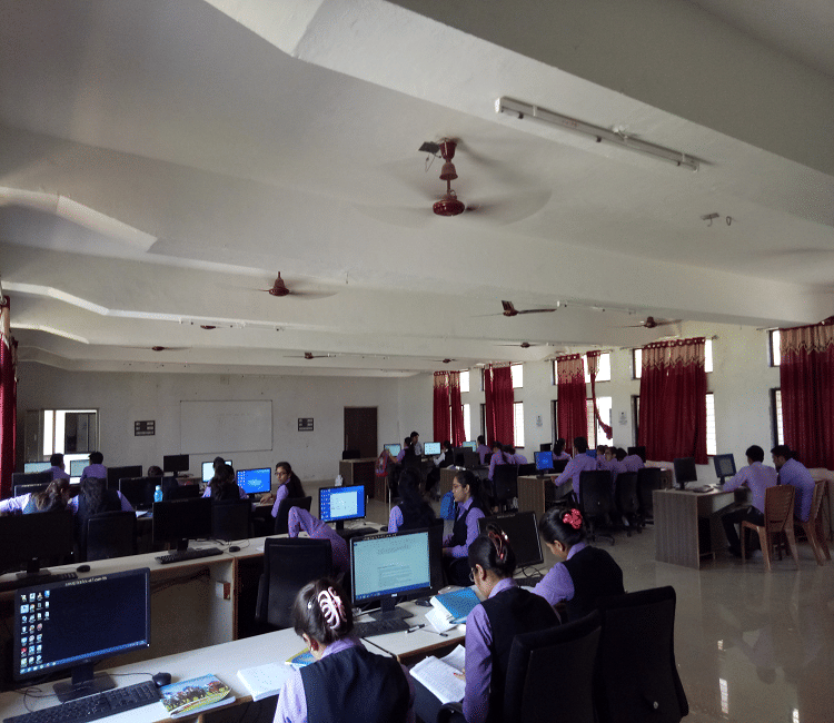 Smt. Shantaben HariBhai Gajera Engineering College Amreli Building & Infrastructure photo 10